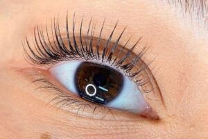 Lashes selbst laminieren und liften – die besten Sets